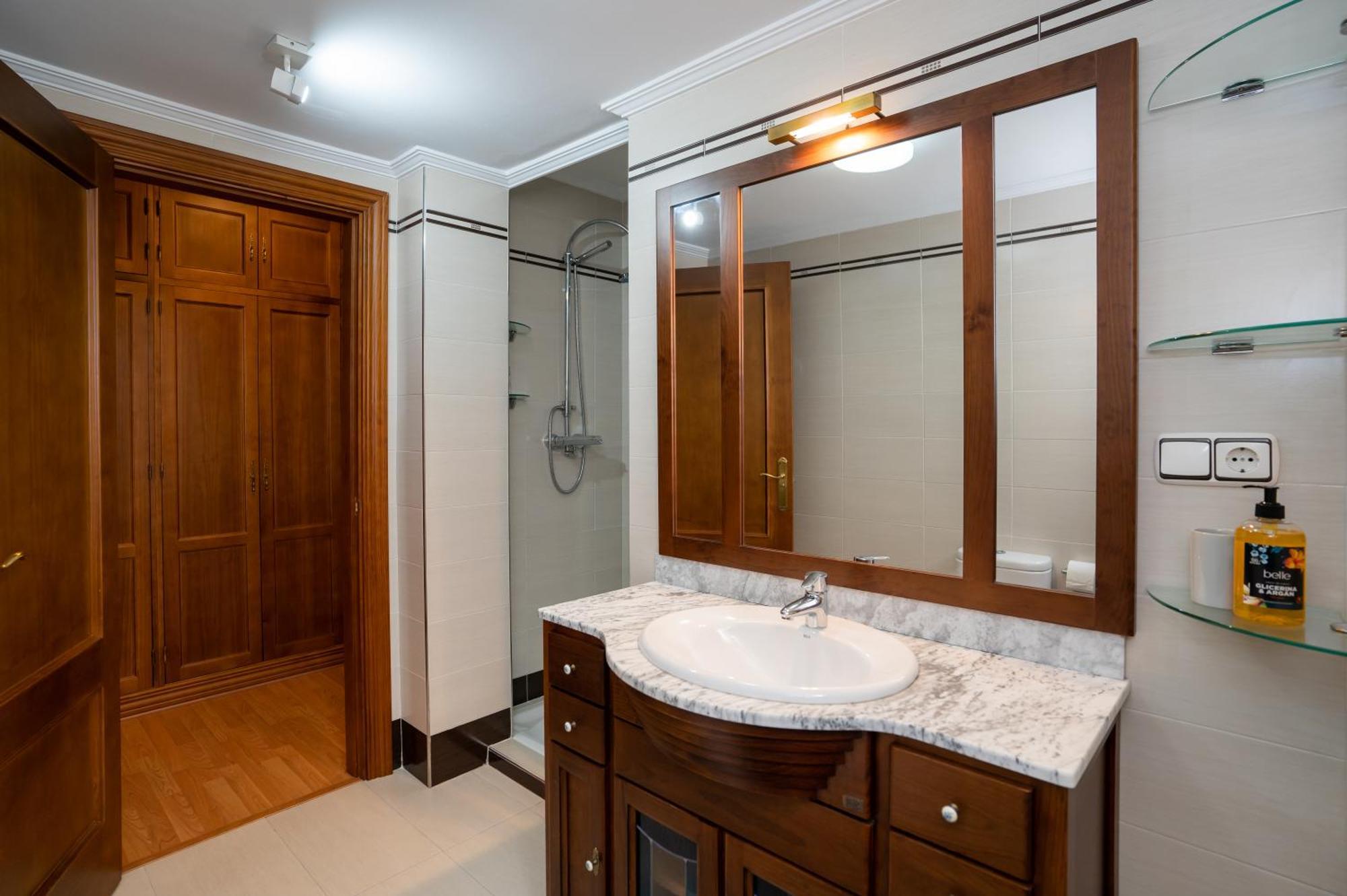 Cuarteles By Dossan Apartment Malaga Exterior photo